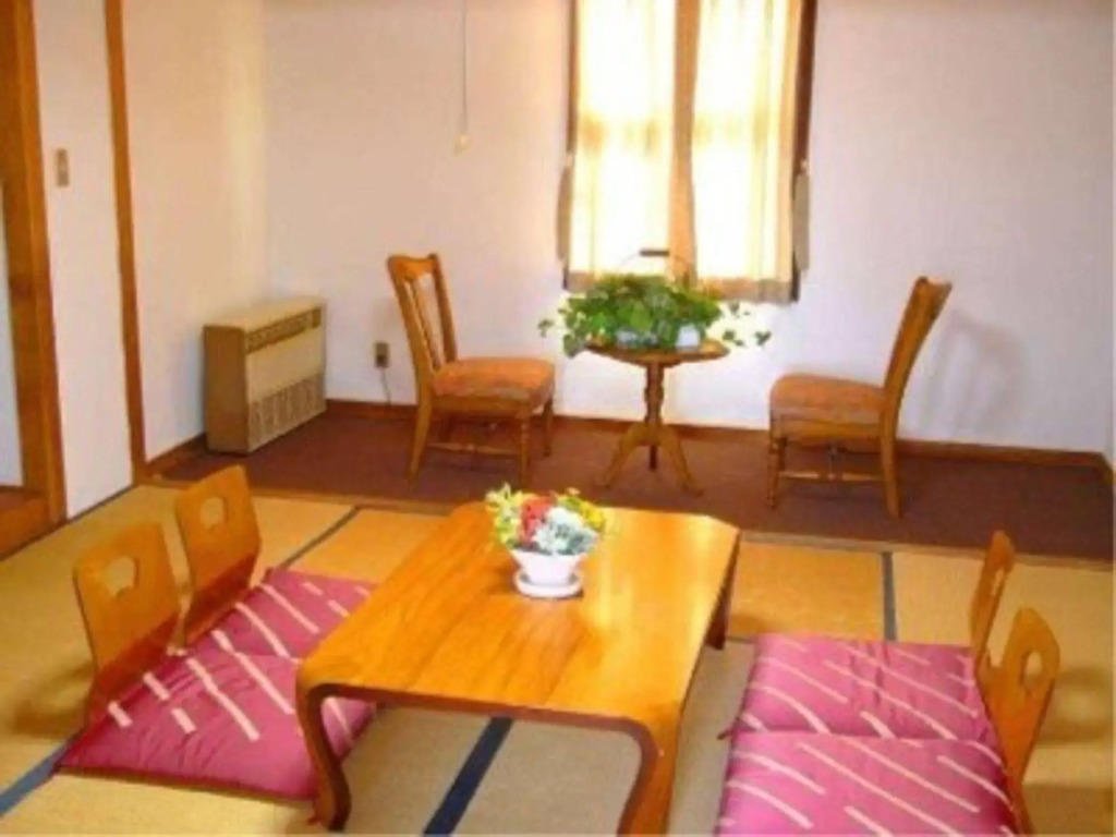 Charade Inn Shiga