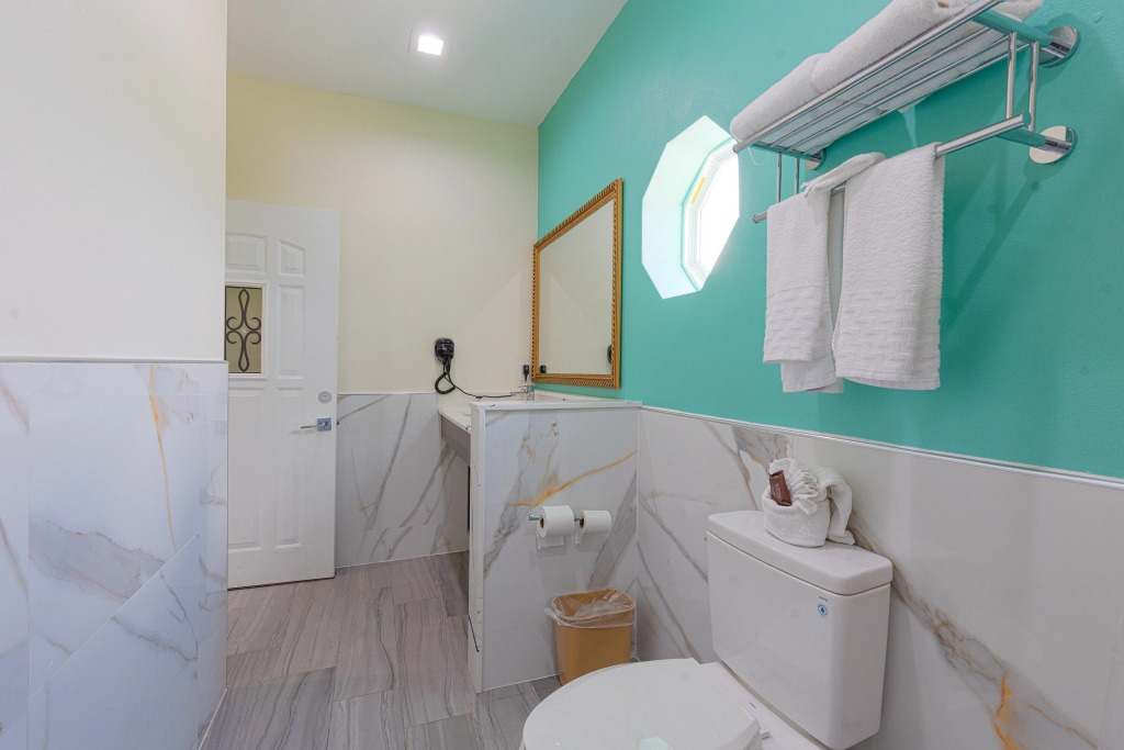 La Vyoma Villas, Westpark Hwy 6