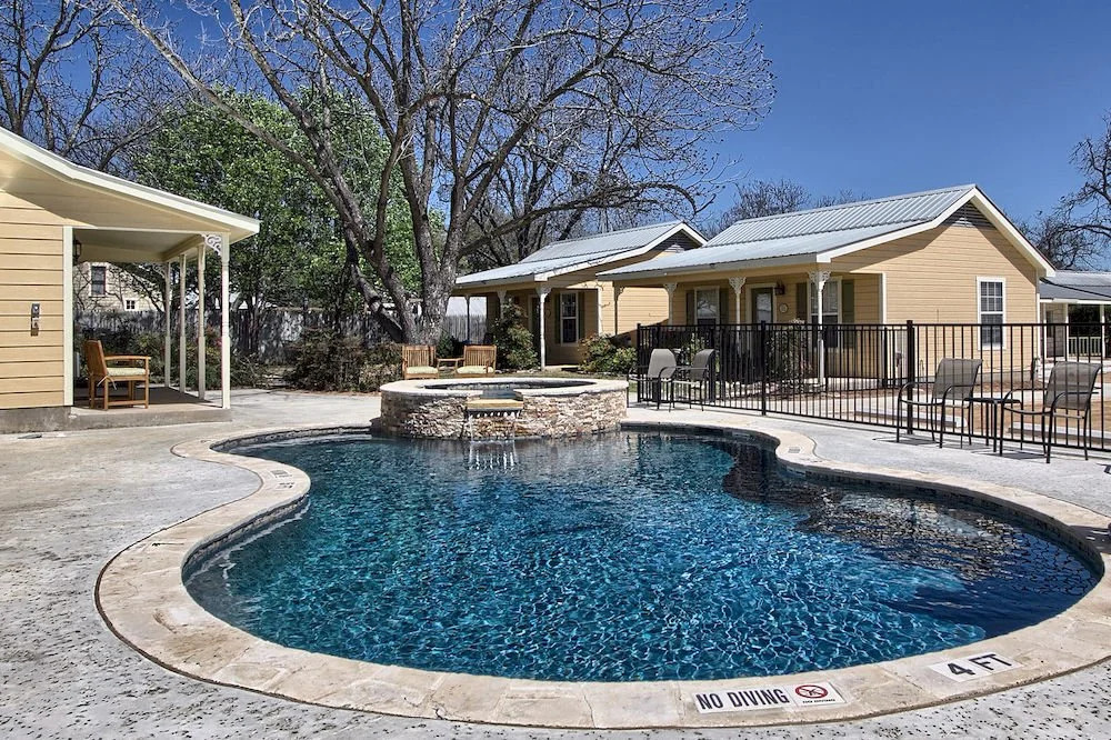 Serenity Bliss - Downtown Retreat with Pool & Hot Tub