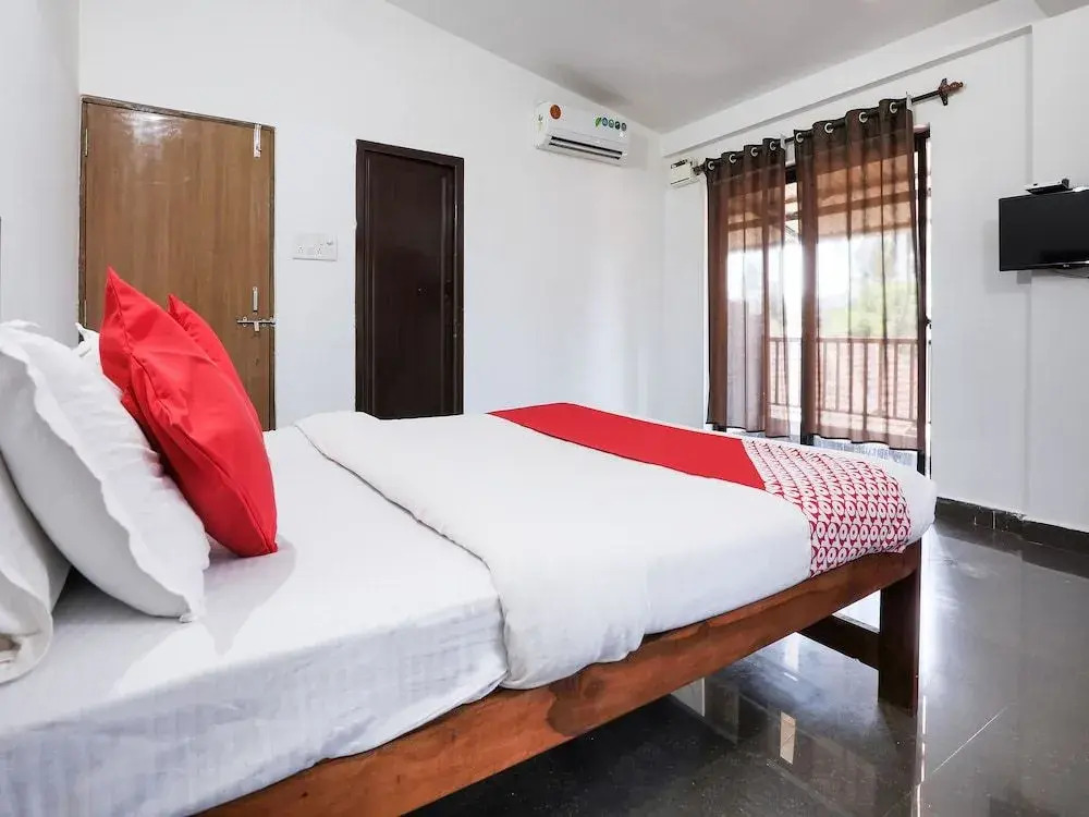 Oyo 39571 Baga Beach Comfort