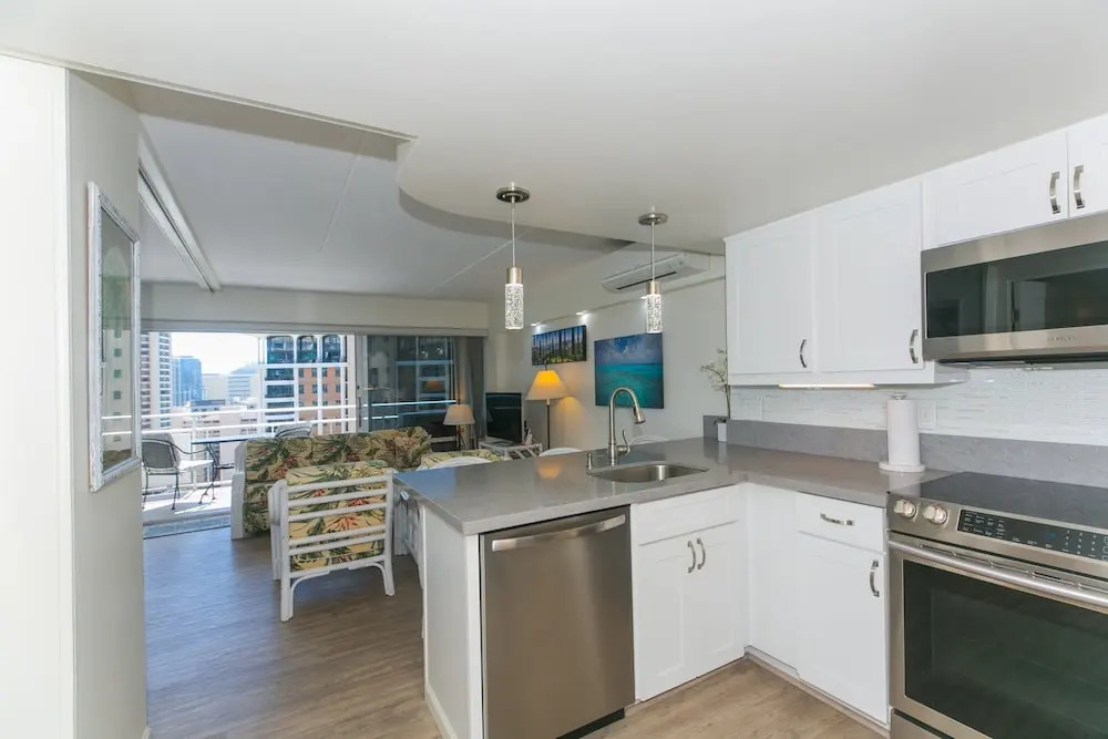 Ilikai Tower One Bedroom Lagoon View Waikiki Condos with Lanai & Free Wifi