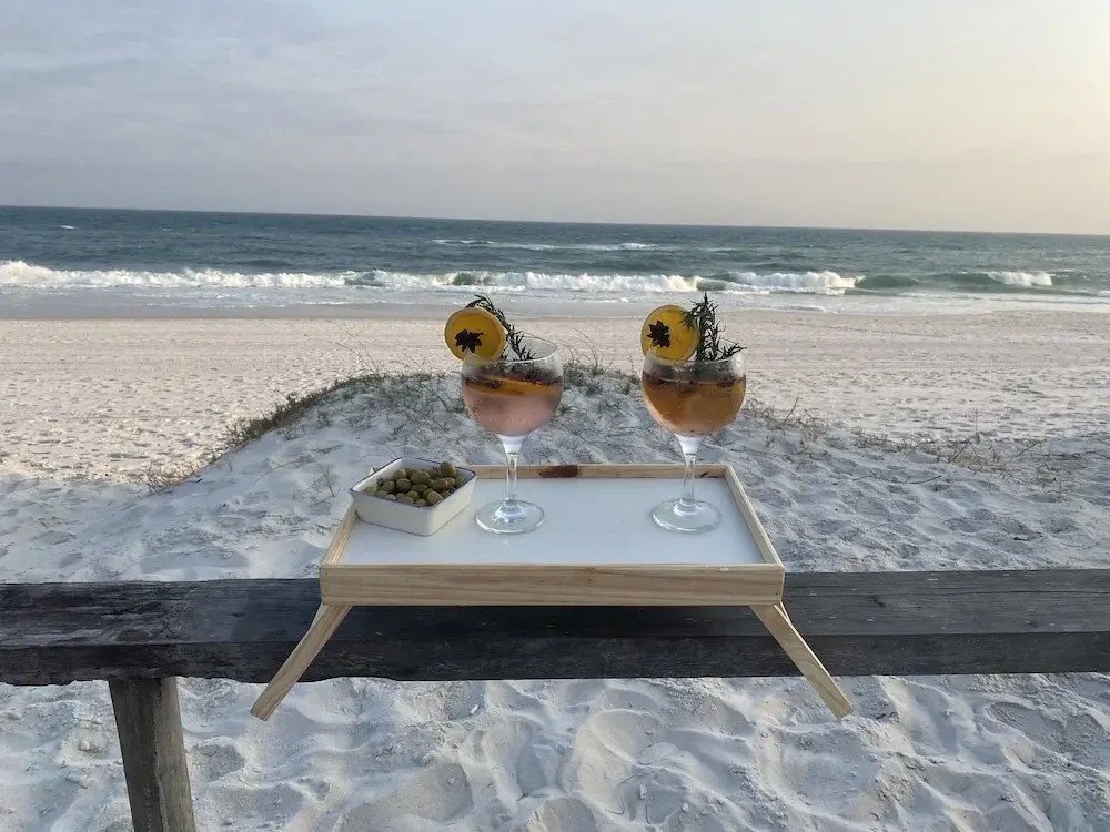 Pé na areia.