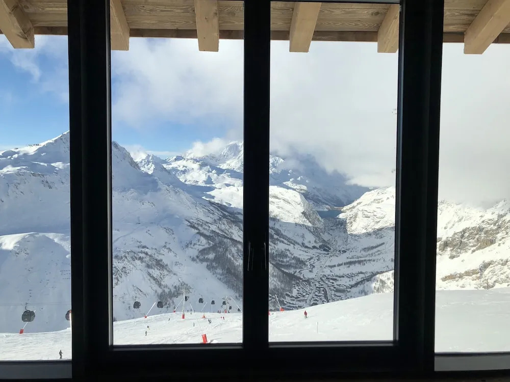 Luxury 8 bedrooms apartment, 380 sq.m. at 2551m. altitude