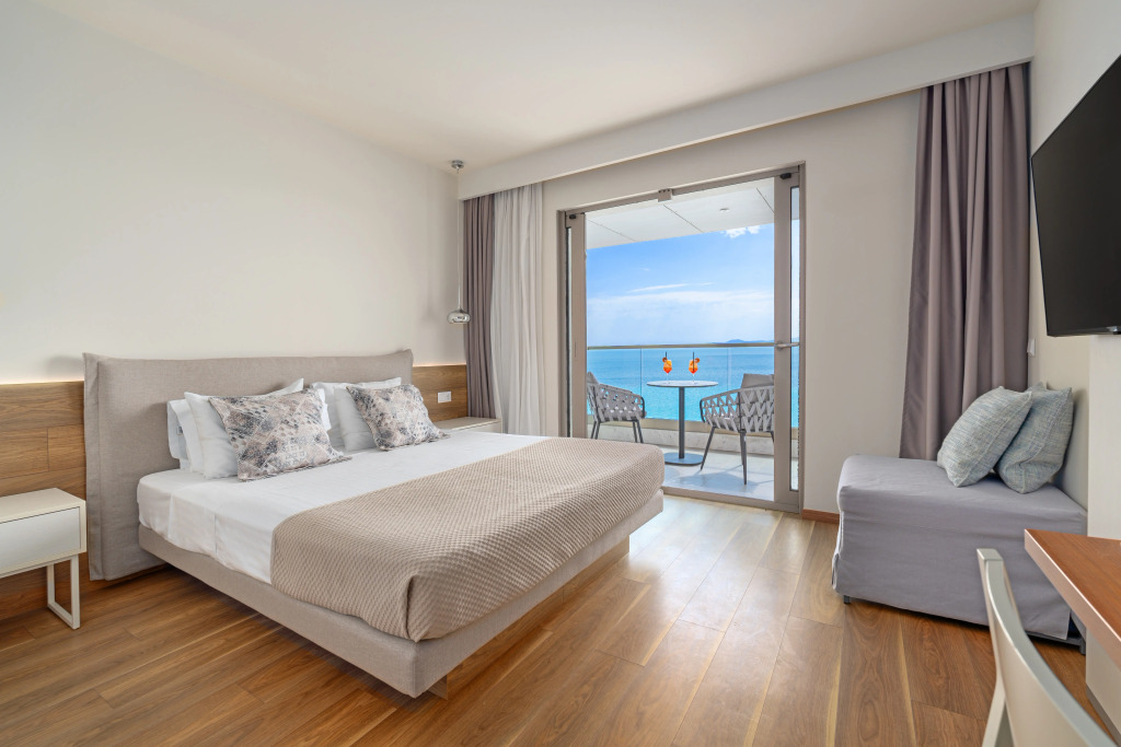Ammon Zeus Luxury Beach Hotel