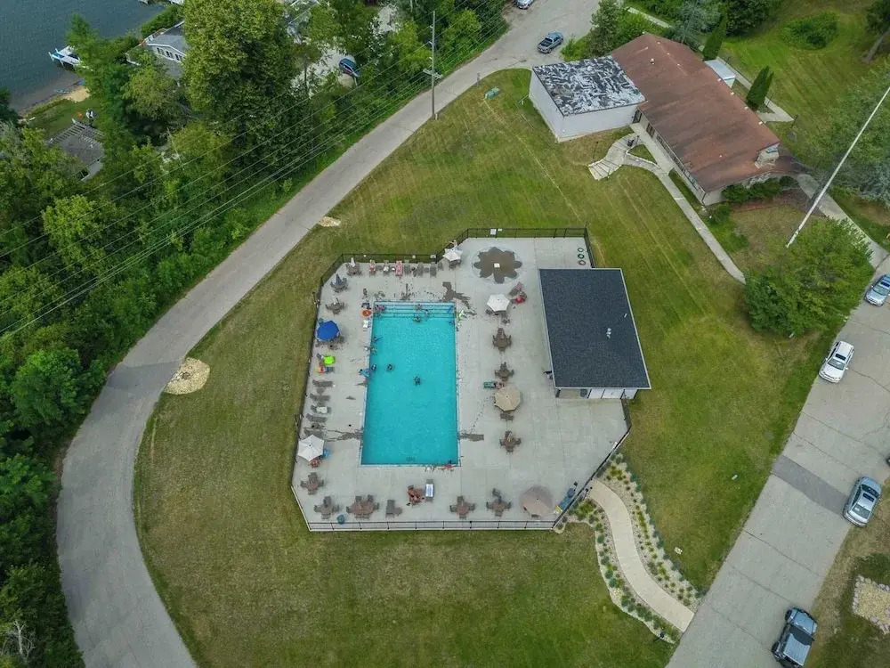 Cozy Condo at Interlaken! Stay & Play on Lake Como