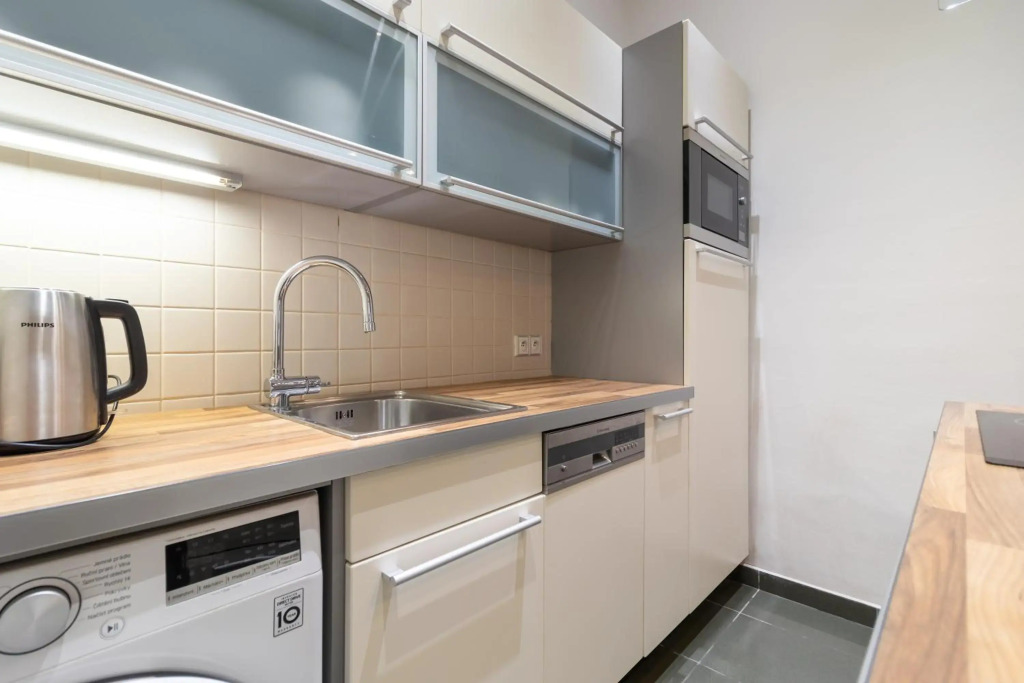 Exclusive Old Town Suites with City Views & AC by EasyBNB Premium