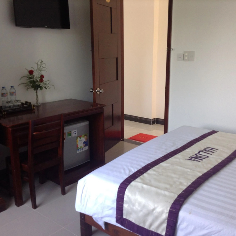 Halona Hotel