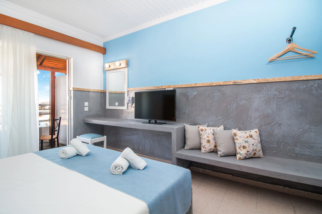 Tinas Plus Hotel