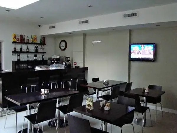 Agua Dulce Hotel