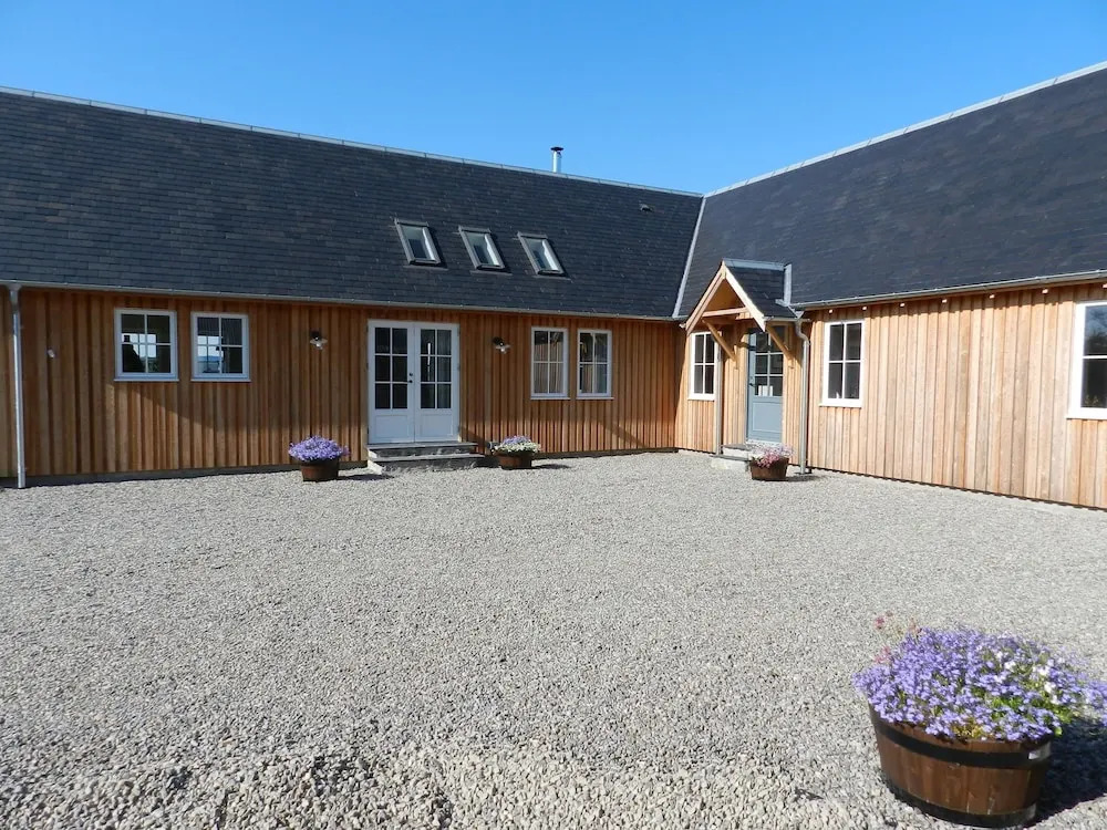 Highland Holiday Homes - Easter Tulloch