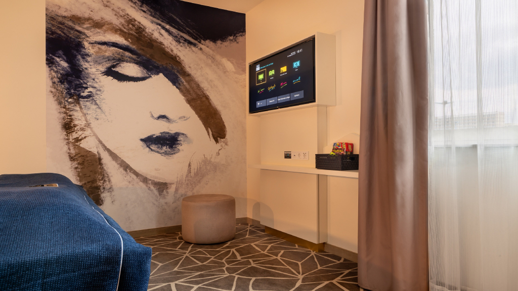 Holiday Inn - the niu, Ridge Halle Central Station by IHG