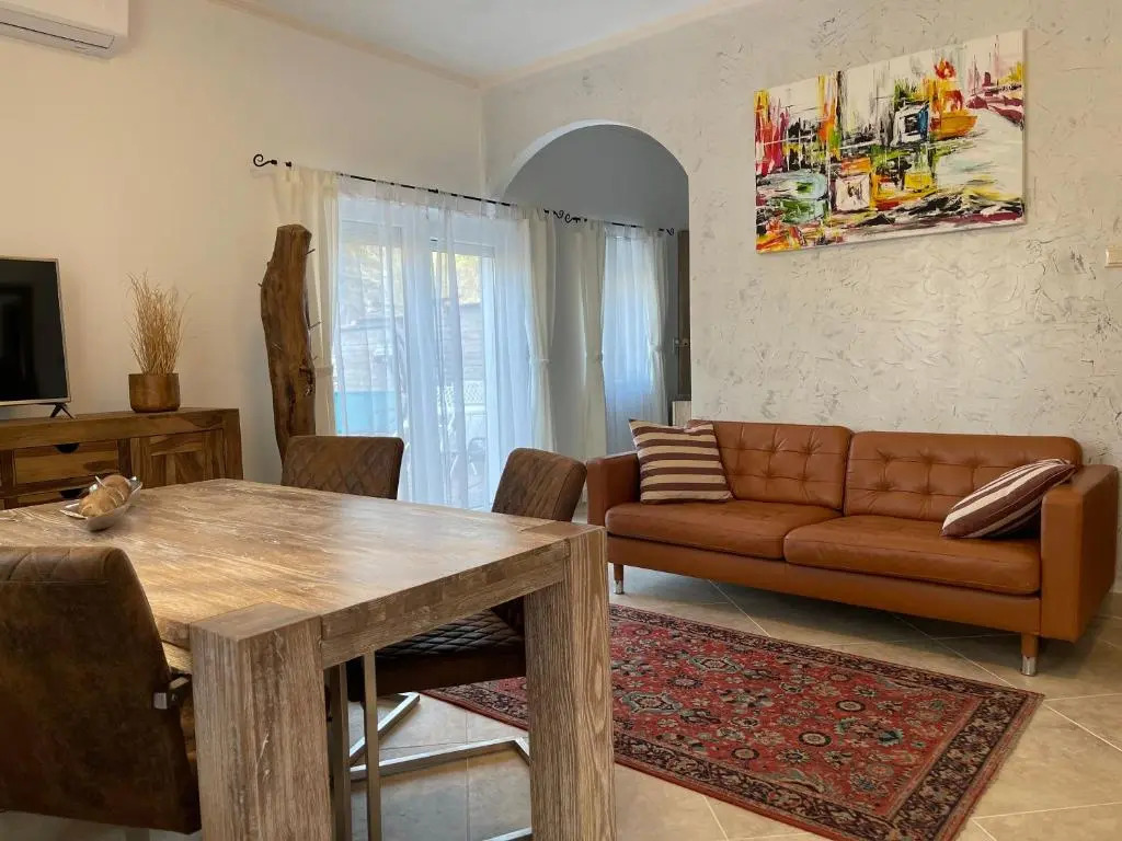 Full 2BDR Garden House near to Downtown Metro Free Parking