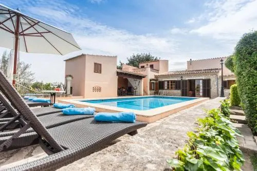 Villa Fullos by Sealand Villas
