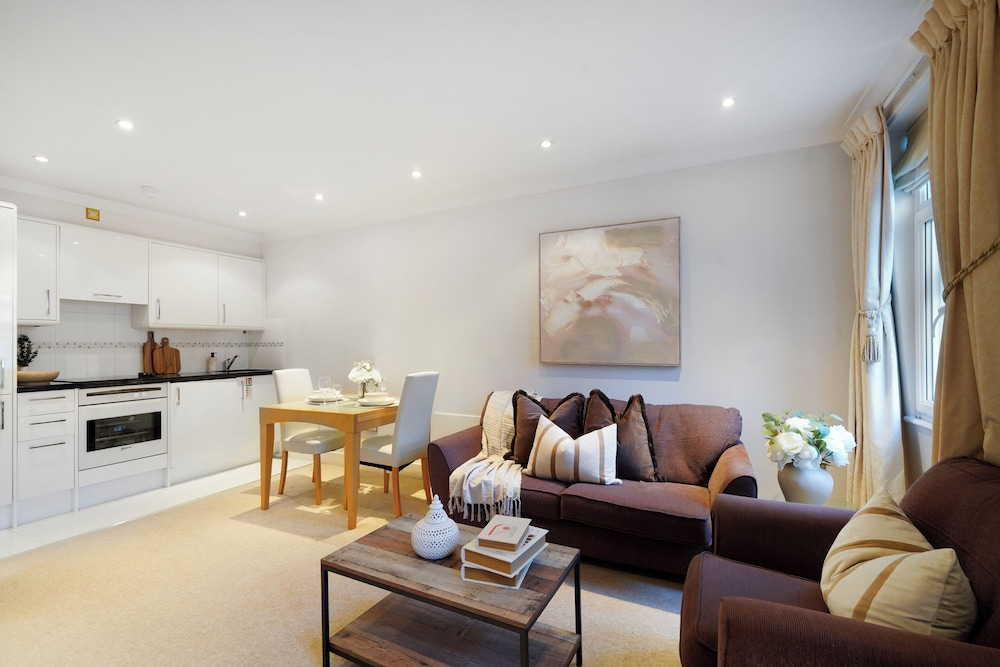 Hertford Flat 15