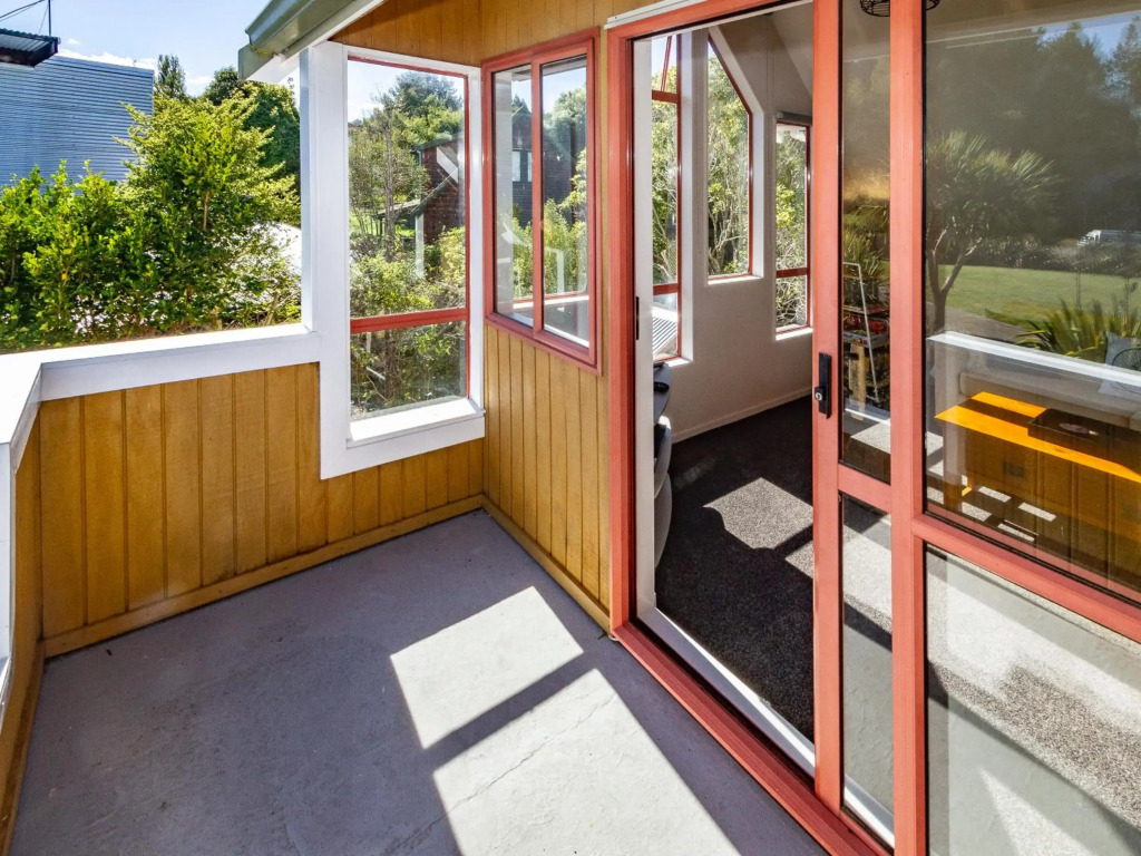 The Gingerbread House with Spa - Ohakune Holiday Home