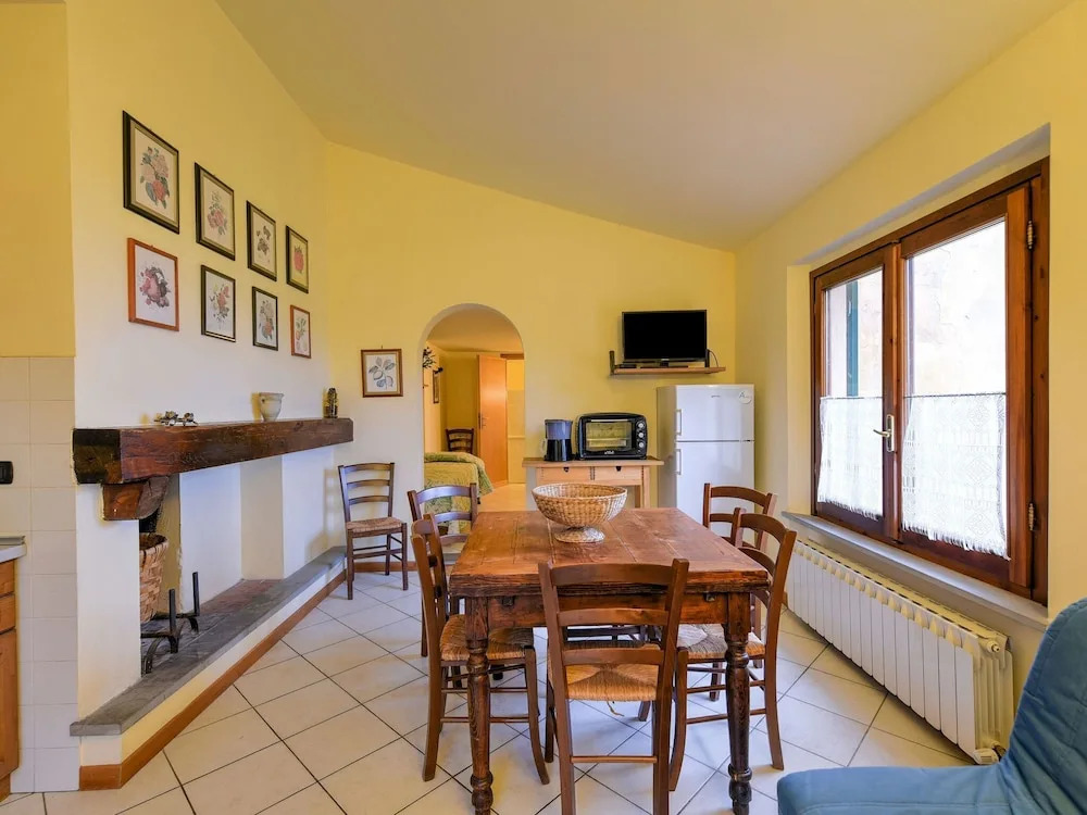 Peaceful Holiday Home in Lamporecchio With Pool