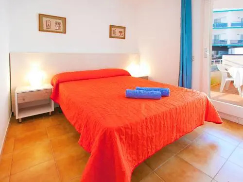 Apartment Platja de Roses.9