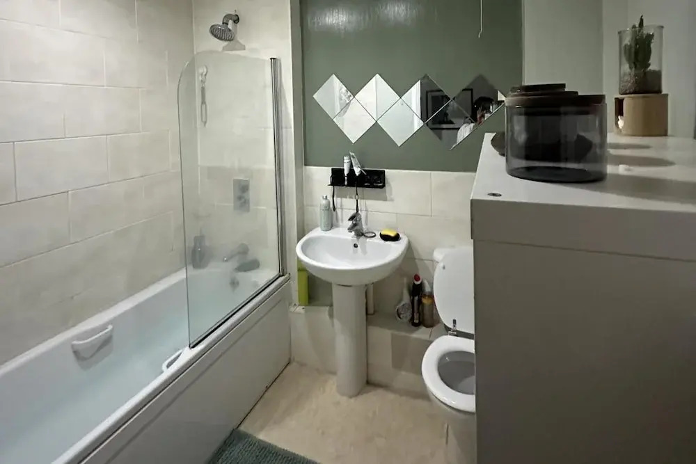 Charming Mi Casa Es Tu Casa 2-bed in Dagenham