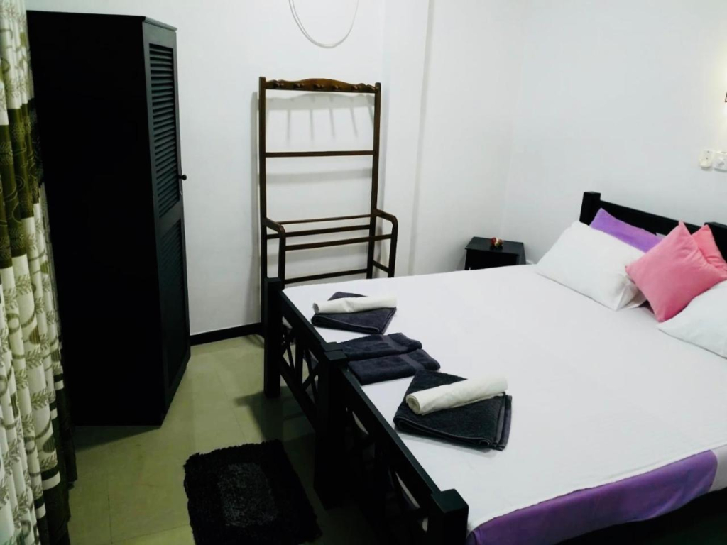 Hikkaduwa Family Inn