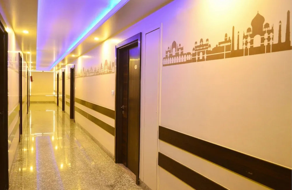 hotel neelam paradise