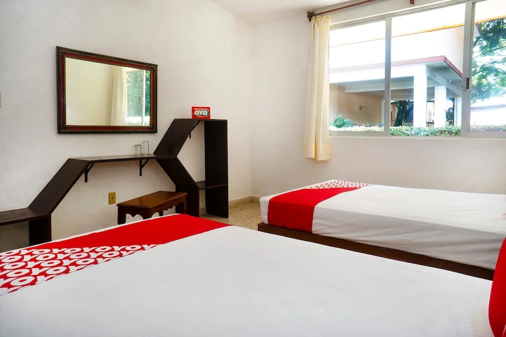 Hotel Los Leones