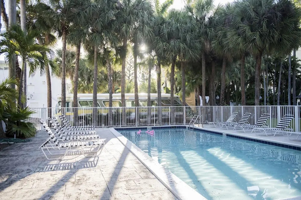 Smart 2BR in Miami River Inn by Sonder