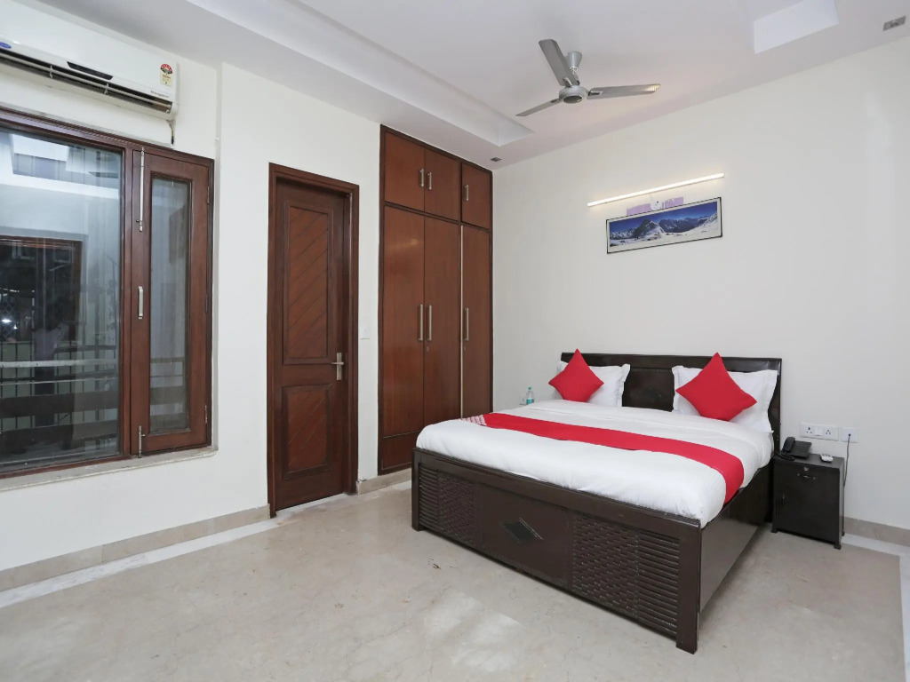Oyo 480 Noida Royal Residency