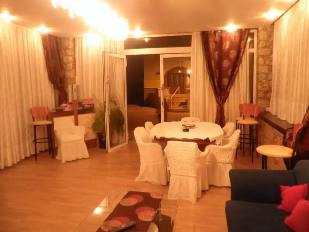 Kostas Studios