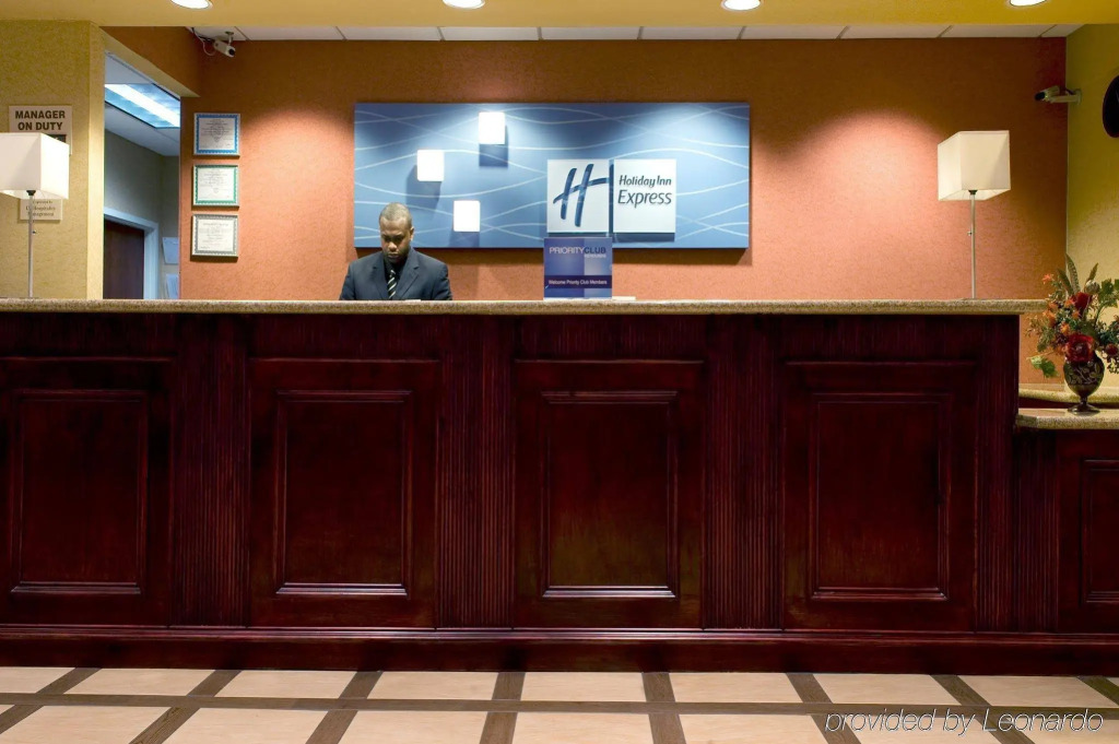 Holiday Inn Express & Suites Irving Conv Ctr - Las Colinas by IHG