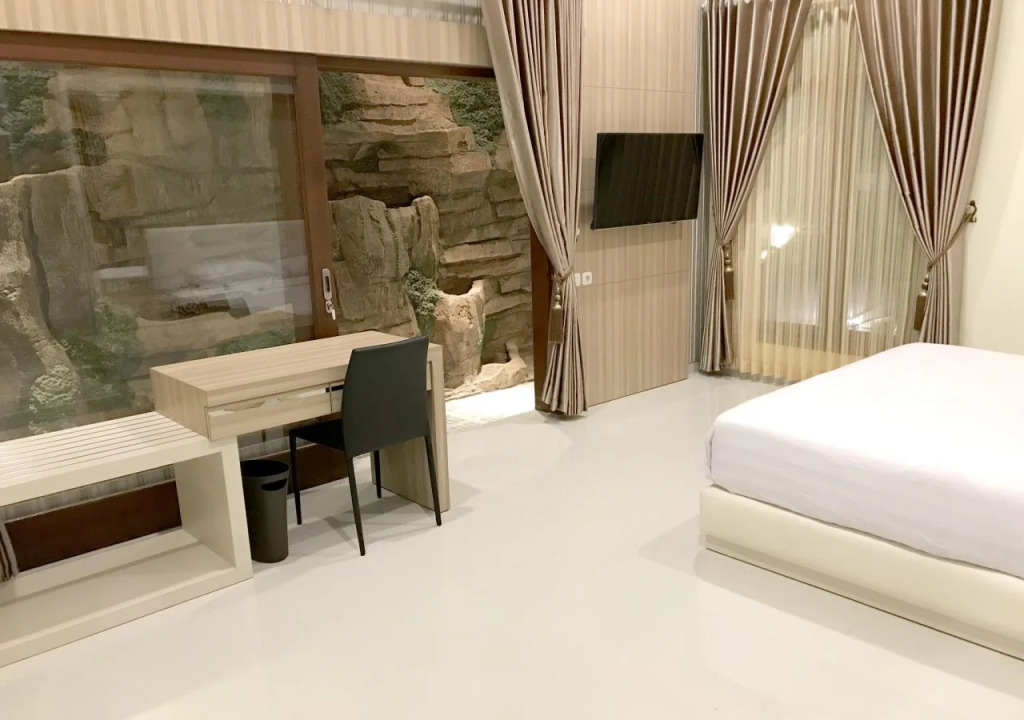 Hillside Suite Guest House