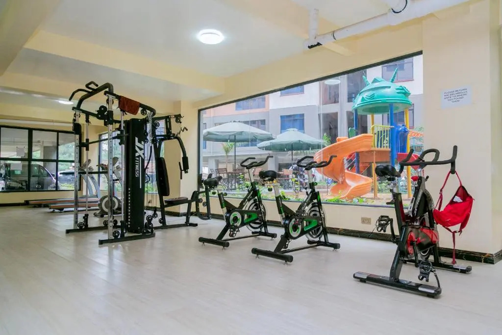 Kobe's luxurious 2bedroom with a gym and a city view