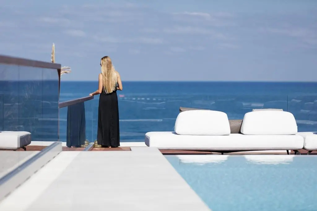 Zillion Villa - Sapphire Shores Beachfront Retreat by etouri
