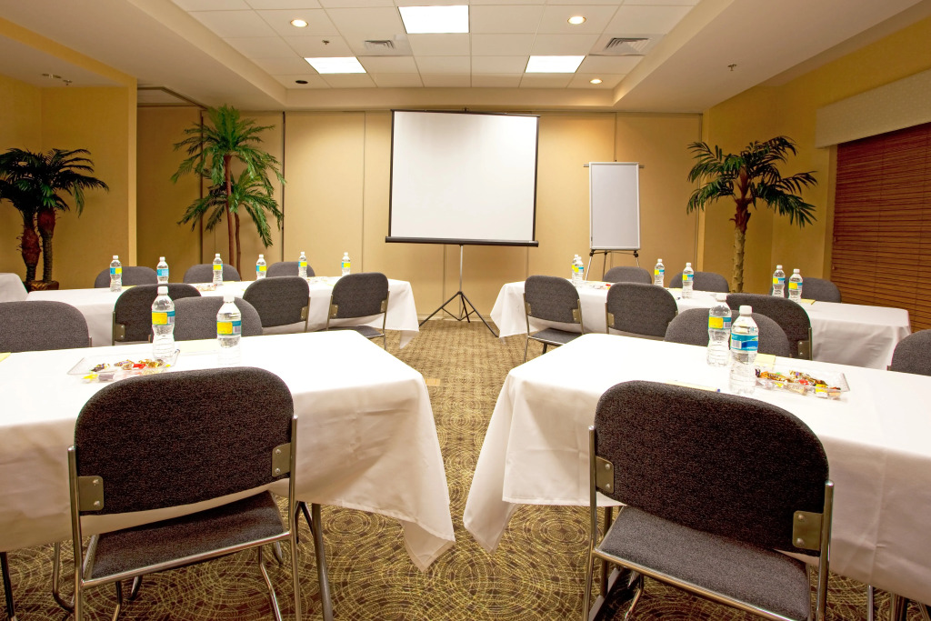 Holiday Inn Express Hotel & Suites Chaffee - Jacksonville West by IHG