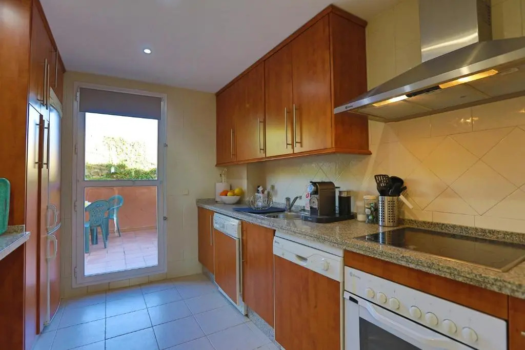 R25 Modern bright 2 bedroom apartment