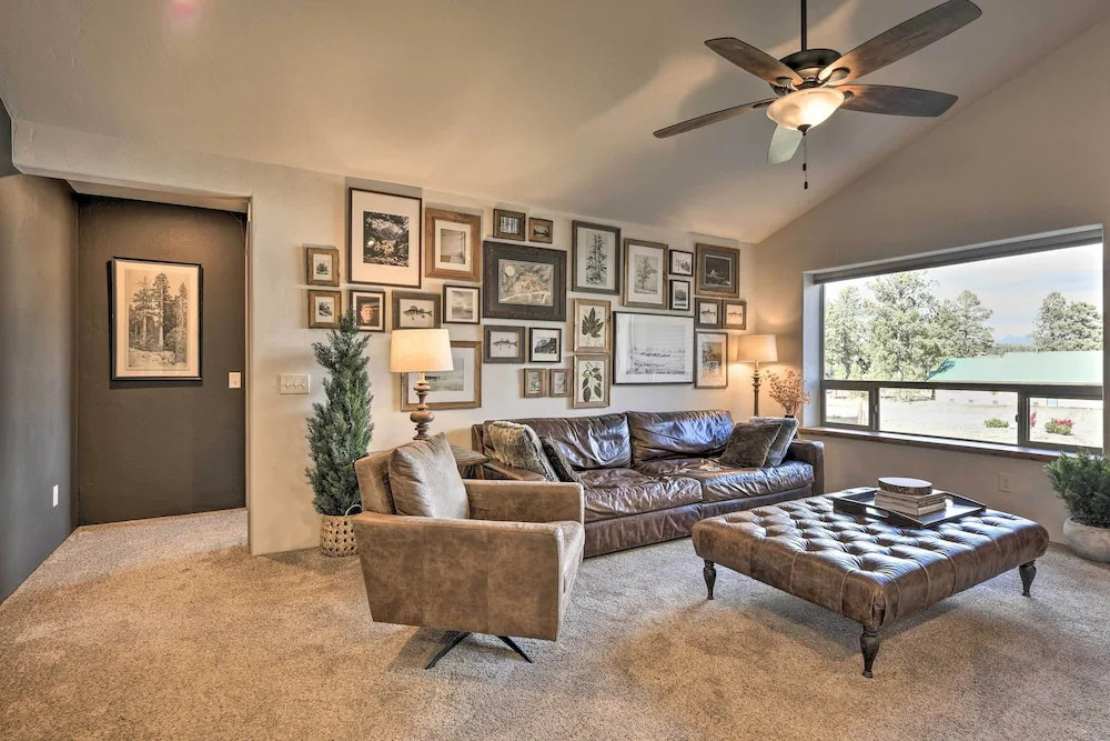 Cozy Designer Home w/ Gorgeous Mountain Views!