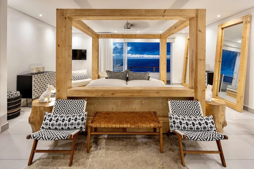 Dolphin Coast YOLO Spaces - The White House Boutique Villa