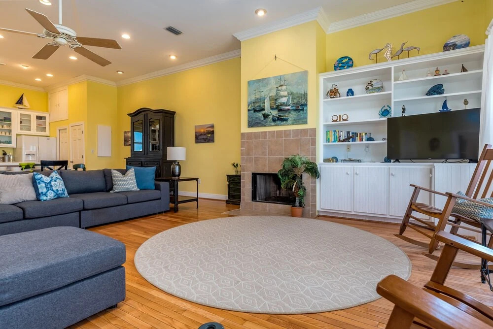 Ricky Mos' Island Oasis - 2628 Bridgeview 4 Bedroom Home by Redawning