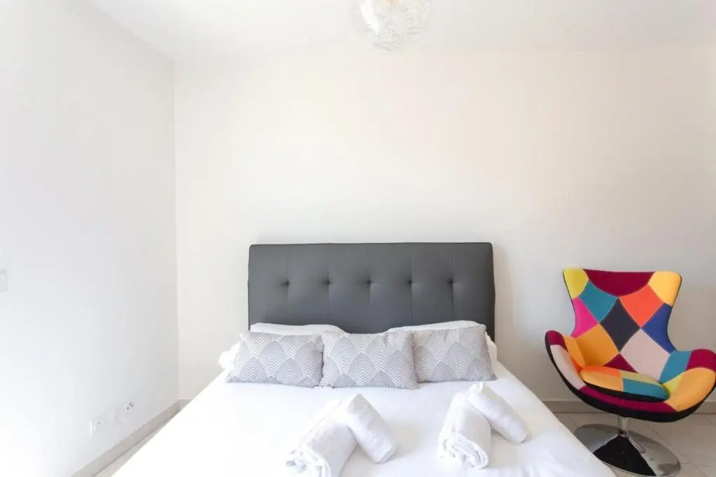 Air-Conditioned Furnished Studio in A Luxury Residence