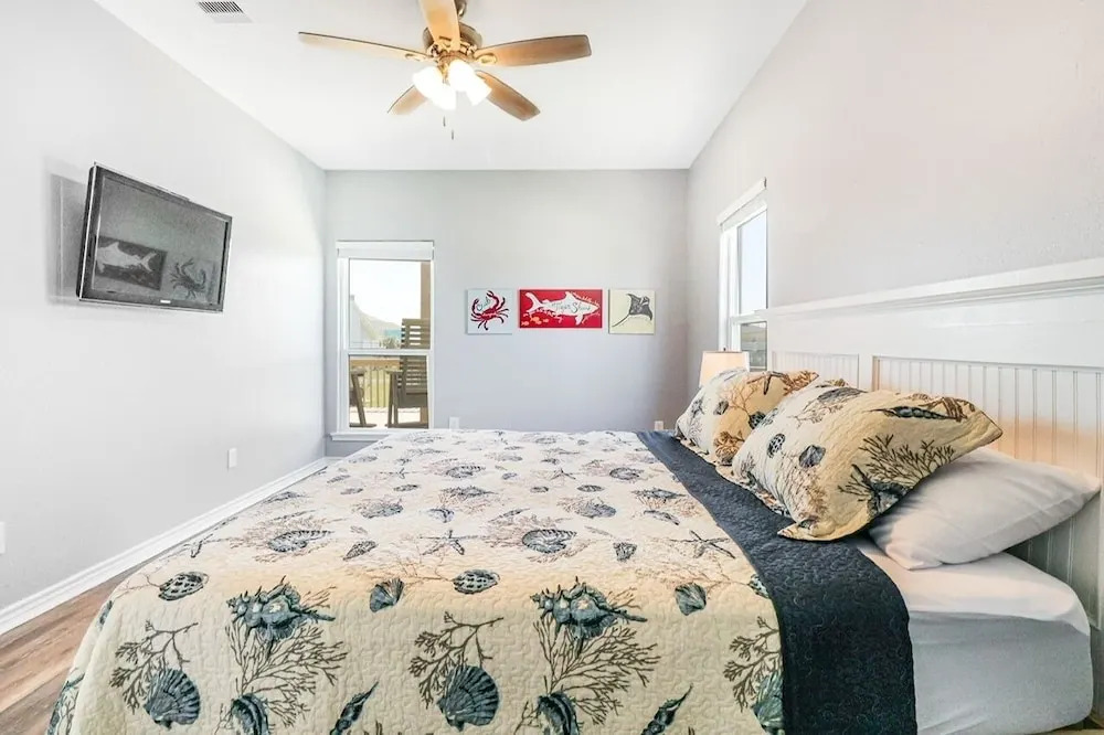 Tideâs Up 3 Bedroom Home by RedAwning