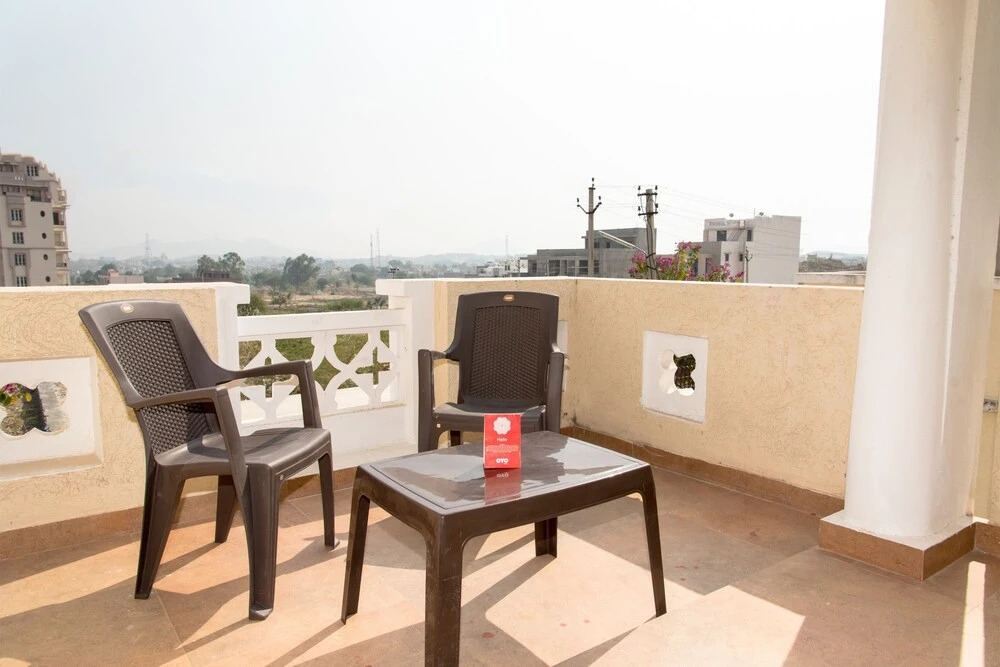 OYO Home 11064 Spacious 3BHK