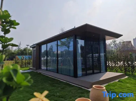 Sanqian Yinhe International Camping Hotel