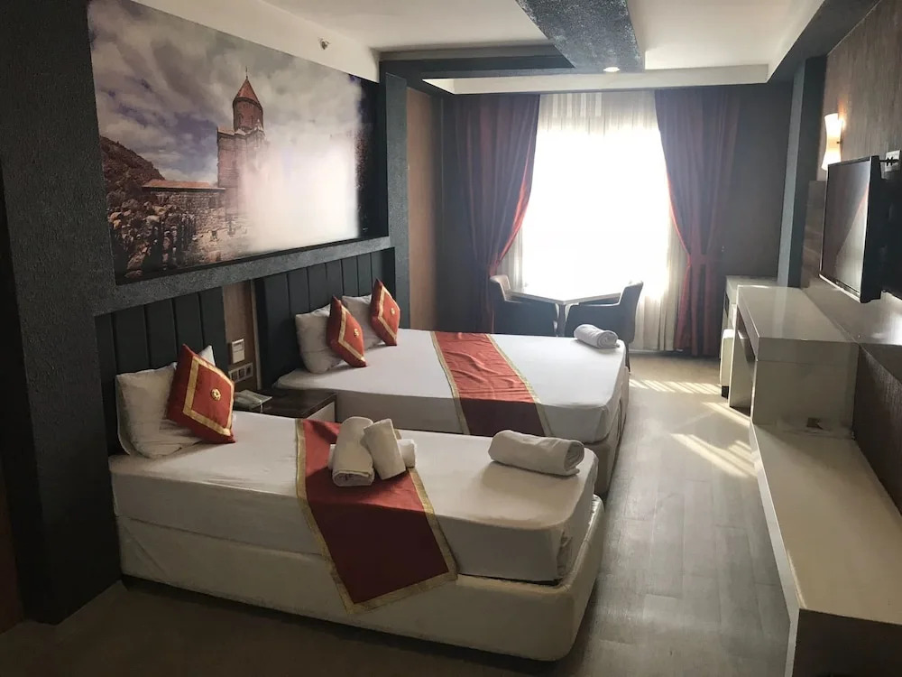 Ozcelik Hotel