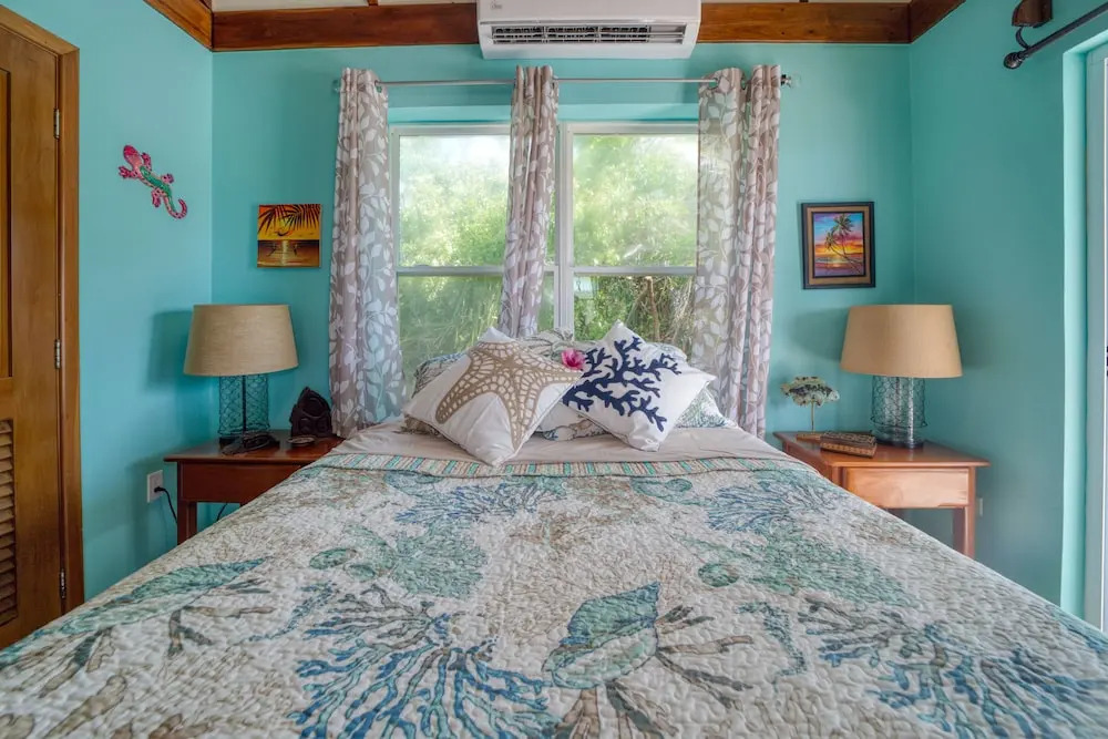 Lucky Duck Villa - Private Beach Escape