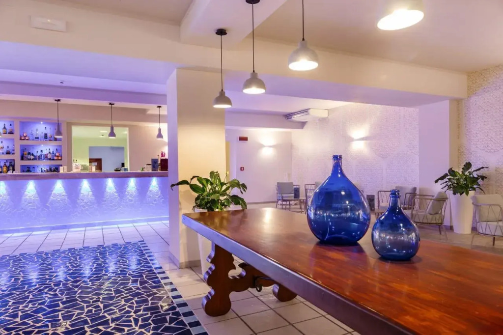 Blu Hotel Laconia Village