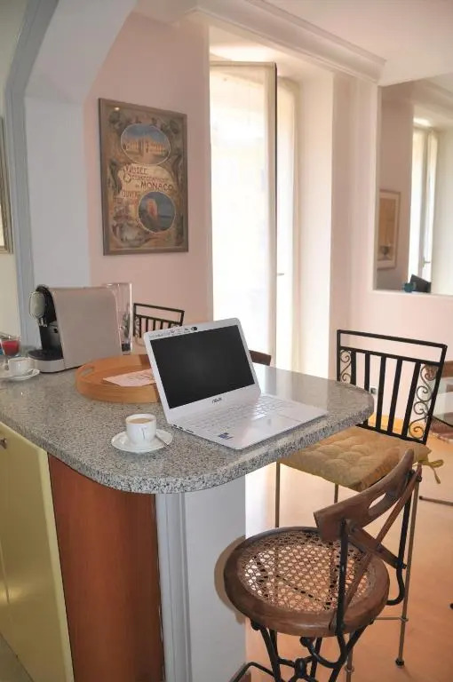 From 1882, romantic flat, in the Golden Square