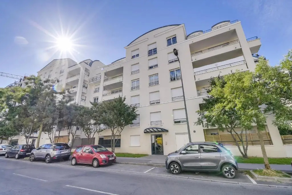 Chic apart with parking and balcony