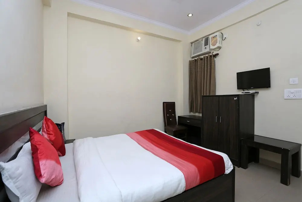 OYO 6976 Hotel Ganges Park