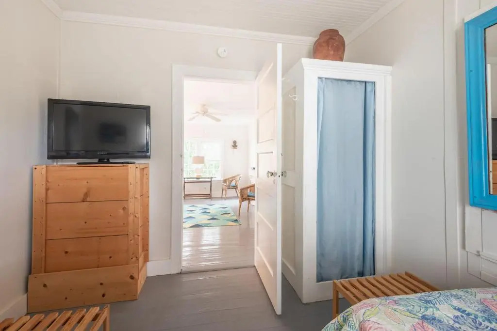808 E Ashley - The Board and Batten - 3 Bedrooms near Ocean