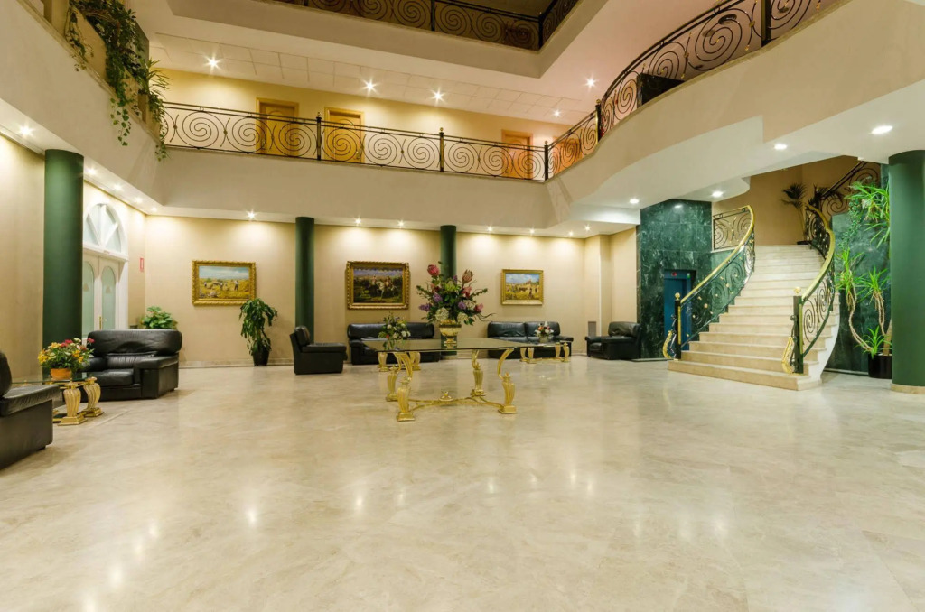 Hotel  Madrid Parla