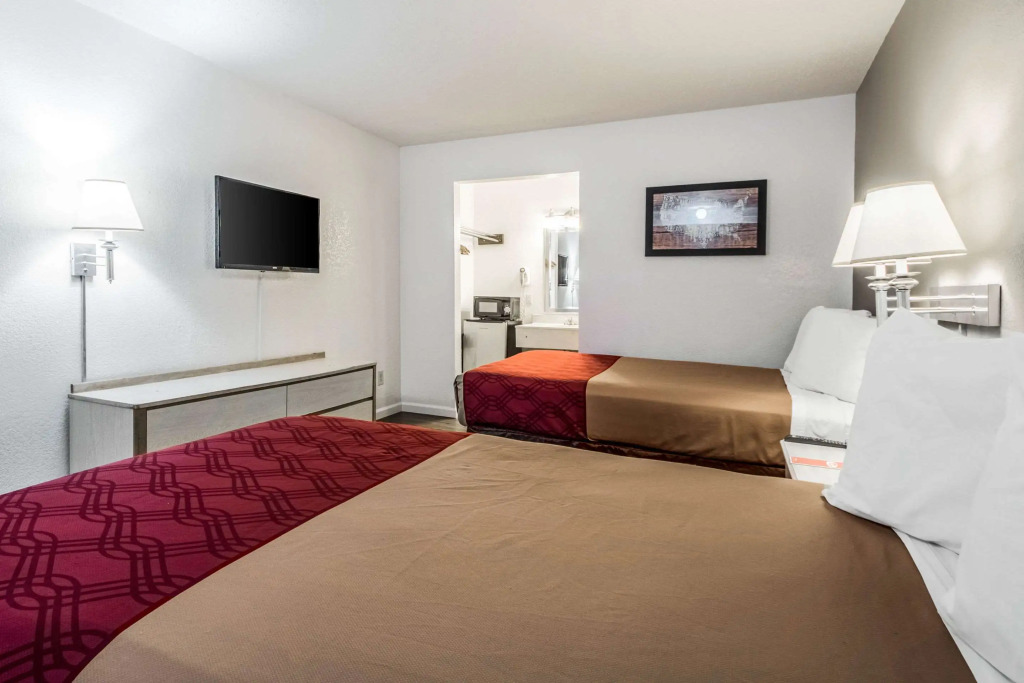 Econo Lodge Dallas Airport North